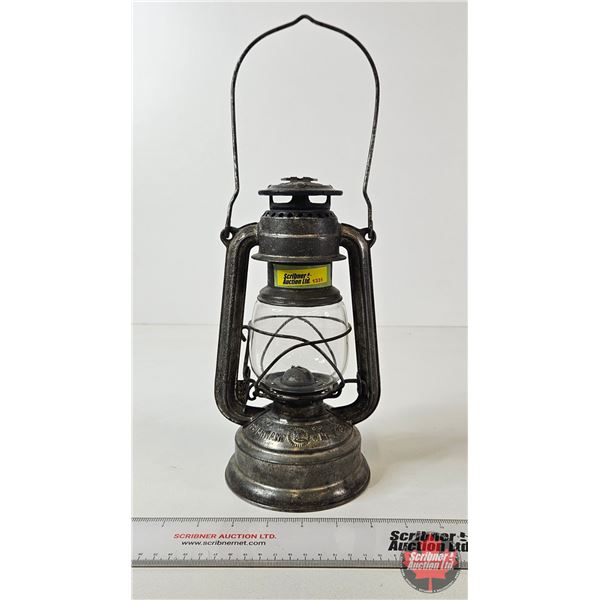 Feuerhand Nr. 276 Barn Lantern (Made in Germany) (Measures : 10-1/4"H)