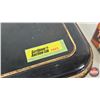 Image 13 : Tobacco Collector Combo (8 pcs) : - Picobac Tobacco Box - Lemon Hart Rum Ashtray - Cigarette Rollers