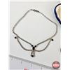 Image 2 : Vintage Costume Jewelry : Rhinestones : Necklace; Bracelet; Earrings c/w Case