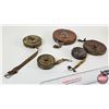 Image 4 : Grouping of Vintage Tape Measures (5)