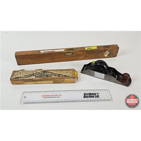 Carpenter Trio : - Oak Spirit Level : Hoppe : Germany (Measures : 18"L) - Stanley No 130 Double Ende