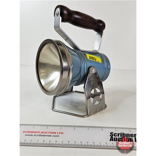 Vintage Star Battery Powered Lantern (Measures : 9"H x 5-1/2"W x 7"L)