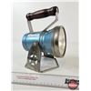 Image 3 : Vintage Star Battery Powered Lantern (Measures : 9"H x 5-1/2"W x 7"L)