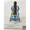 Image 5 : Vintage Star Battery Powered Lantern (Measures : 9"H x 5-1/2"W x 7"L)