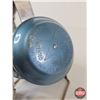 Image 7 : Vintage Star Battery Powered Lantern (Measures : 9"H x 5-1/2"W x 7"L)