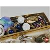 Image 5 : Vintage Earrings : Clip-On and Stud (15 Pairs)