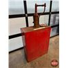 Image 1 : Bulk Oil Lubester (Measures : 59-1/2"H x 29"W x 13"D)