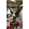 Image 3 : QUEEN CHARLOTTE ISLANDS MUG, EAGLE FIGURINE, SAMSUNG 5X DIGITAL CAMERA & BEAR NUTCRACKERS