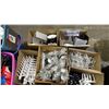 Image 3 : PALLET OF WOOD DOWEL RACKS, METAL TABLETOP SIGN HOLDERS, PLASTIC CUPS, ADJUSTABLE DISPLAY EASLES