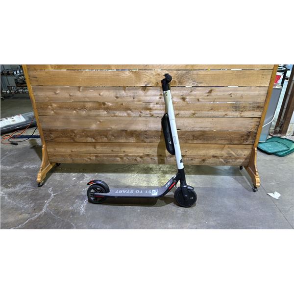SEGWAY E-SCOOTER *TESTED AND WORKING* *NO CHARGER*