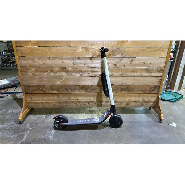 SEGWAY E-SCOOTER *TESTED AND WORKING* *NO CHARGER*