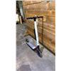 Image 2 : SEGWAY E-SCOOTER *TESTED AND WORKING* *NO CHARGER*