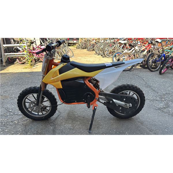 CHILDREN'S ELECTRIC MINI DIRT BIKE *UNKNOWN WORKING CONDITION*