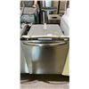 Image 1 : FRIGIDAIRE BUILT-IN TOP CONTROL DISHWASHER