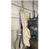 Image 2 : LARGE OUTDOOR PATIO UMBRELLA