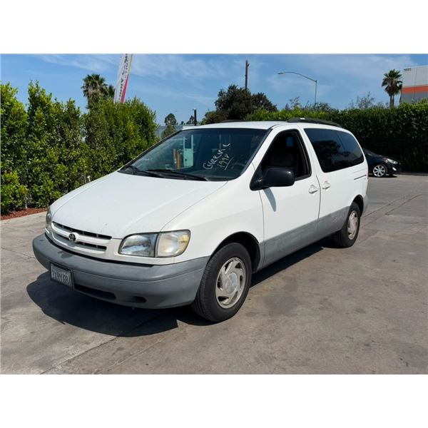 TOYT SIENNA 1998 T-DONATION