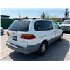 Image 3 : TOYT SIENNA 1998 T-DONATION
