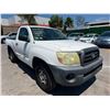 Image 2 : TOYT TACOMA 2005 O/S TITLE 2 DAYS