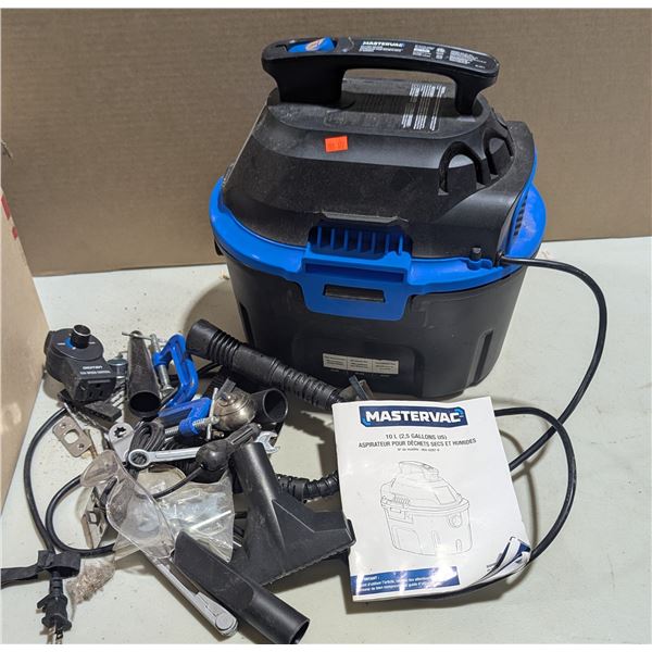 Mastervac 10L Wet/Dry Vacuum w/ 2 Head Attachments (Needs New Hose)