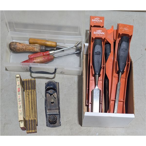 Sandvik Wood Chisels and other hand tool lot