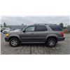 Image 1 : 2005 TOYOTA SEQUOIA, 4DR SUV, GREY, VIN 5TDBT48A24S218173,