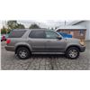 Image 3 : 2005 TOYOTA SEQUOIA, 4DR SUV, GREY, VIN 5TDBT48A24S218173,