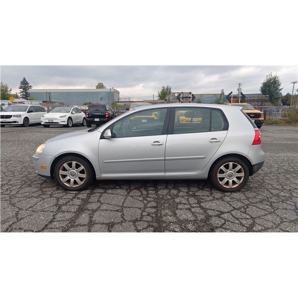 2008 VOLKSWAGEN RABBIT 2.5, 4DR HATCHBACK, GREY, VIN WVWDA71K18W064743