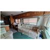 Image 12 : 1996 MONACO THE EXECUTIVE, MOTORHOME, GREEN & WHITE, VIN 1RF120512T1012058