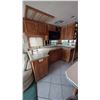 Image 14 : 1996 MONACO THE EXECUTIVE, MOTORHOME, GREEN & WHITE, VIN 1RF120512T1012058