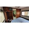 Image 27 : 1996 MONACO THE EXECUTIVE, MOTORHOME, GREEN & WHITE, VIN 1RF120512T1012058