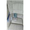 Image 42 : 1996 MONACO THE EXECUTIVE, MOTORHOME, GREEN & WHITE, VIN 1RF120512T1012058