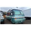Image 4 : 1996 MONACO THE EXECUTIVE, MOTORHOME, GREEN & WHITE, VIN 1RF120512T1012058