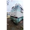 Image 6 : 1996 MONACO THE EXECUTIVE, MOTORHOME, GREEN & WHITE, VIN 1RF120512T1012058