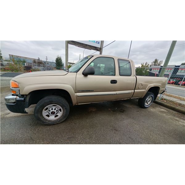 2005 GMC SIERRA 2500HD SLE, 2DR CREW CAB PICKUP, BROWN, VIN 1GTHK29UX5E294855,