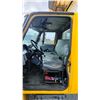 Image 10 : 2005 INTERNATIONAL 4300 DT466, 2DR BOX TRUCK, YELLOW, VIN 1HTMMAAMX5H675041