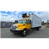 Image 2 : 2005 INTERNATIONAL 4300 DT466, 2DR BOX TRUCK, YELLOW, VIN 1HTMMAAMX5H675041