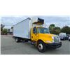 Image 4 : 2005 INTERNATIONAL 4300 DT466, 2DR BOX TRUCK, YELLOW, VIN 1HTMMAAMX5H675041