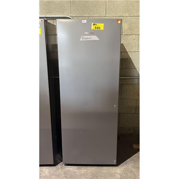 HISENSE 22" W STAINLESS STEEL SWING DOOR CONVERTIBLE FRIDGE/FREEZER