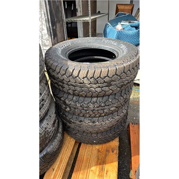 SET OF 4 MOTO MASTER TOTAL TERRAIN A/T2 LT235/75R15 TIRES