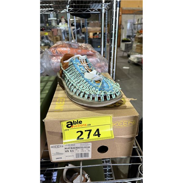 KEEN WOMEN'S UNEEK SNEAKERS: SIZE 9.5