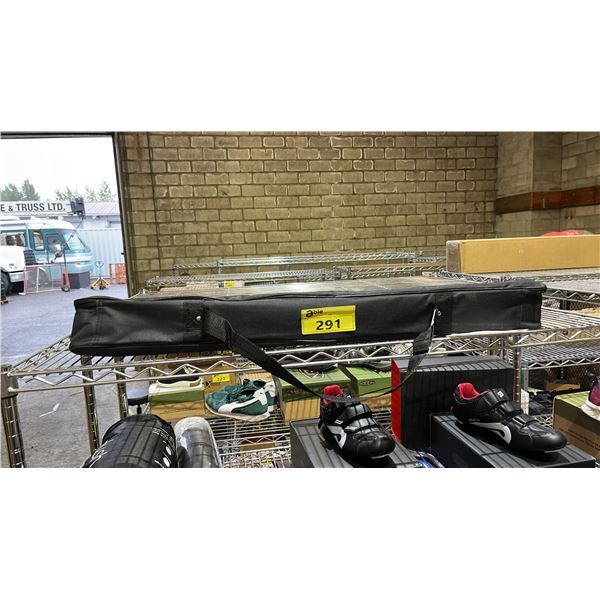 PORTABLE BANNER DISPLAY IN CARRY CASE