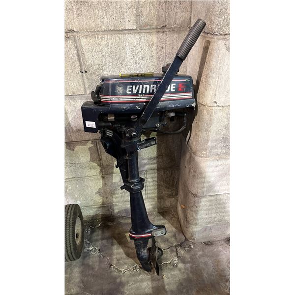 VINTAGE EVINRUDE 2-STROKE OUTDOOR BOAT MOTOR