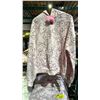 Image 2 : (10) *NEW WITH TAGS* HELLO KITTY PULLOVER HOODIES: ASSTD. SIZES XS-XL
