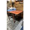 Image 4 : WOODEN DINING TABLE *LEAF ISSUE DOES NOT CLOSE*