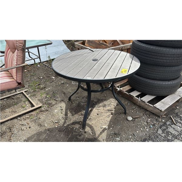 ROUND PATIO TABLE