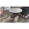 Image 1 : ROUND PATIO TABLE