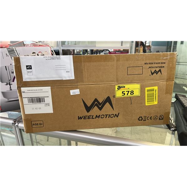 *NEW IN BOX * WHEEL MOTION HOVERBOARD WITH BUILT IN MUSIC SPEAKER