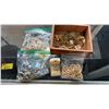 Image 6 : TWO ASSORTED JEWELRY BOXES