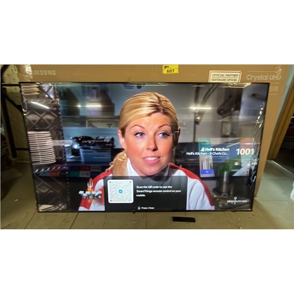 SAMSUNG 75" U7900F CRYSTAL UHD 4K SMART TV WITH REMOTE AND POWER CORD *DEAD PIXEL LINE ON SCREEN*