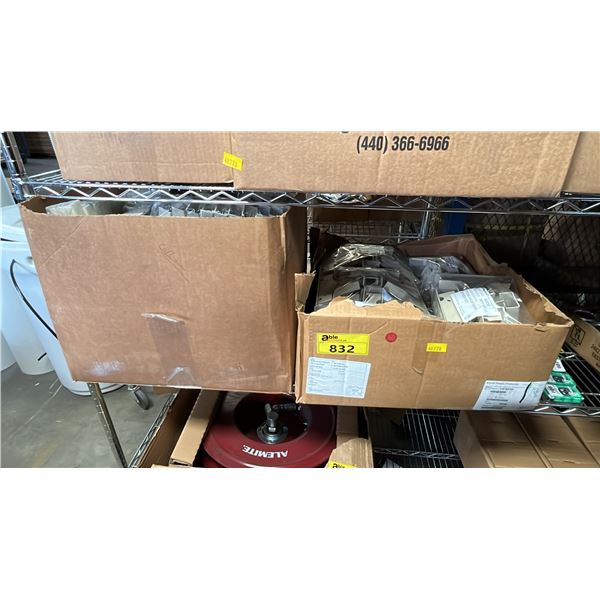 2 BOXES OF MULTILINK FLAT ELBOW RADIUS SQUARES & T-FITTING & RADIUS SQUARES